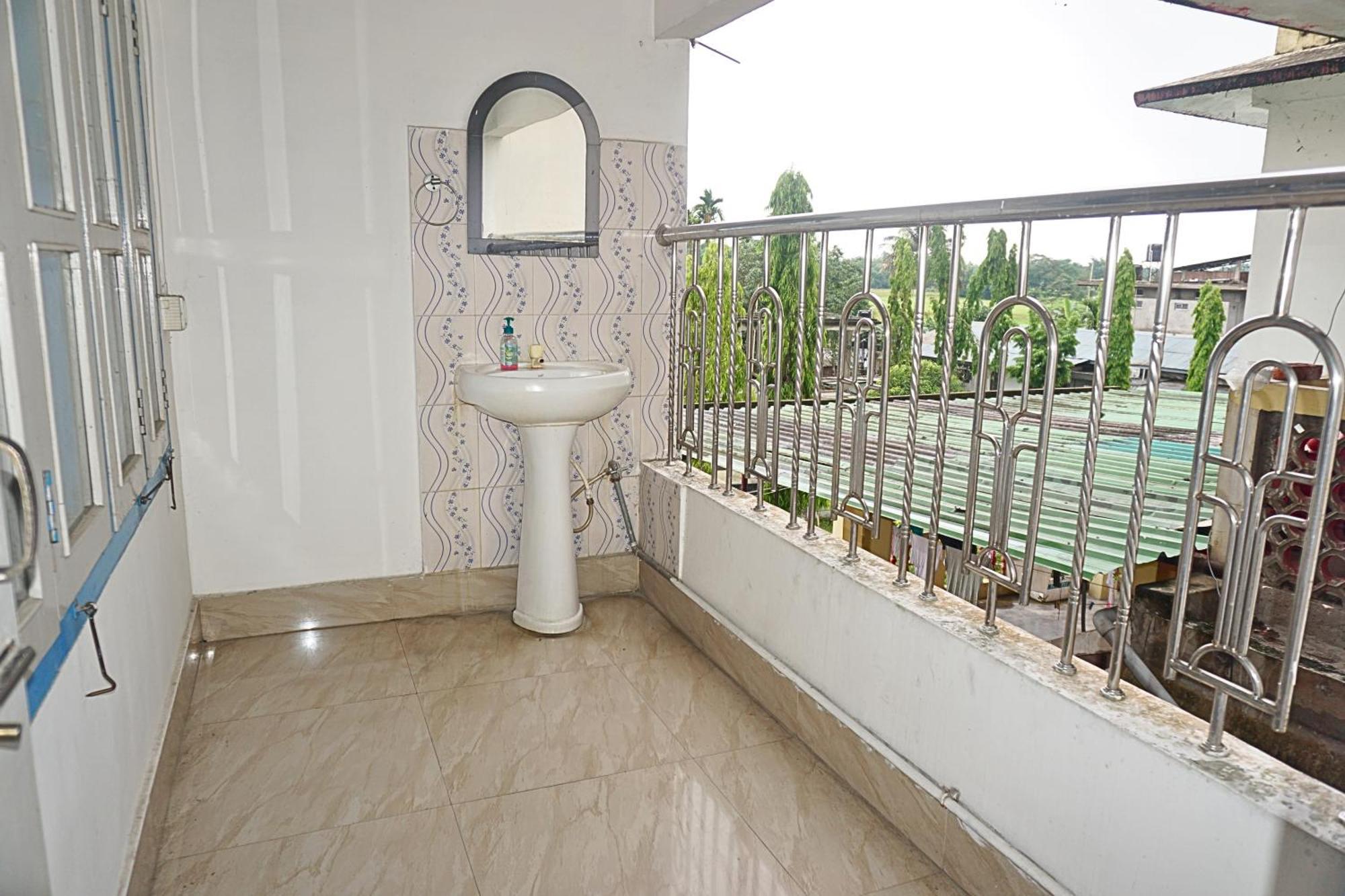 Taj Residency Holiday Homestay -Entire 1Bhk & 2Bhk Private Apartments -Call 767Ooo54Oo Jorhāt Exteriér fotografie